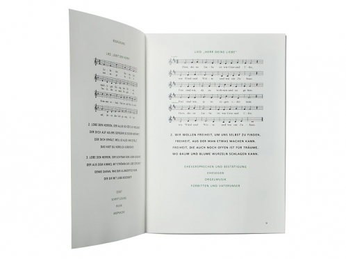 Das Kirchenheft der Lemon Serie – eine feierliche Begleitung für den Gottesdienst, mit Zitronenillustrationen und hochwertigem Design, das den Zauber des Südens einfängt