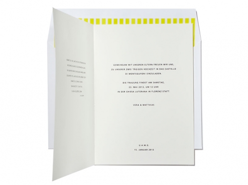 Überzeugen Sie sich von der Qualität mit einer Musterkarte der Einladungskarte aus der Lemon Papeterie Serie – ein eleganter Vorgeschmack auf den unbeschwerten Charme der Toskana.
