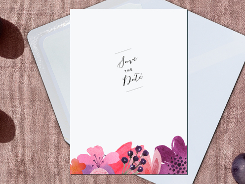 Save-the-Date Karte mit gedruckten Beeren und Blumen inkl. Briefumschlag in Pink von Crown Mill.