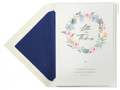 Einladungskarten mit Blumenkranz in Aquarellfarben. Hortensien, Rosen und Lavendel in zarten Pastellfarben.