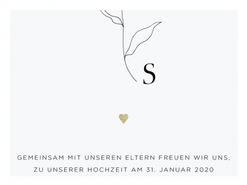 Filigran gezeichnete Blume mit Ihren Initialen und einem mattgoldenen Herz – elegante, hochwertige Hochzeitseinladungen, die Ihre Gäste stilvoll überraschen.