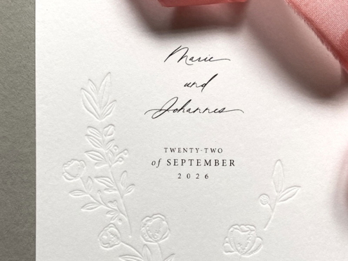 Save-the-Date Hochzeitskarten mit Letterpress Tiefprägung, individuell geprägt von Carte Royale