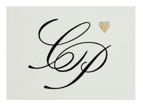 Vielseitigen Tisch- & Menükarten als elegante Klappkarten mit edler Goldprägung, kalligrafischer Schrift und echtem Büttenpapier. Ab einer Bestellmenge von 20 Karten individuell personalisierbar.