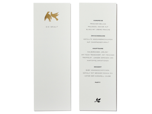 Tischkarten mit Menü aus edlem Feinstpapier und Goldprägung für Ihre Hochzeit.