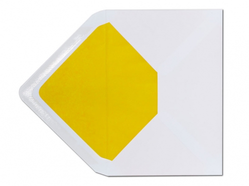 Weißer C6 Briefumschlag mit gelbem Innenfutter.