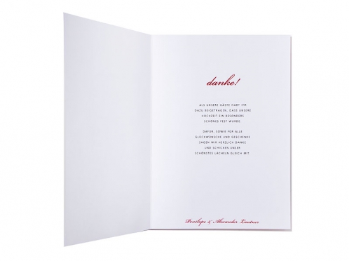 Dankeskarten mit Danksagungstext mit rotem Herz passend zur Einladungskarte.