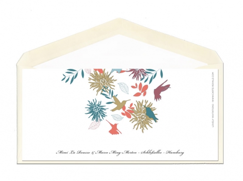 Din-lang Hochzeitseinladungen mit gezeichneten Blumen in Pastellfarben.