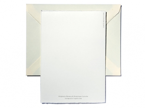 Feiern Sie die Magie der Liebe. Elegante Einladungskarten zur Hochzeit auf handgeschöpftem Büttenpapier, veredelt mit matt-goldenem Herz und personalisiert für Ihren besonderen Tag.