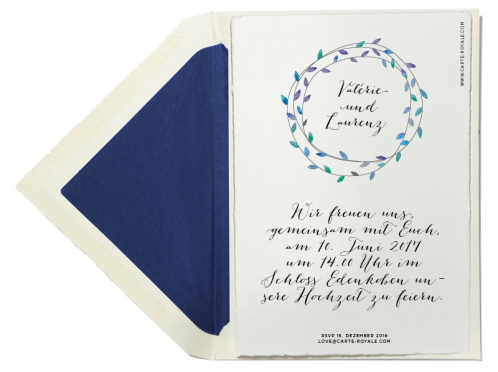 Hochzeitseinladungen mit gezeichnetem Kranz, kalligrafischer Schriftzeichen, Büttenpapier inkl. Briefumschlag.