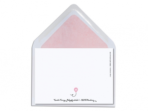 Geburtskarte mit illustrierter Eule und rosa gefüttertem Briefumschlag.