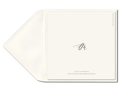 Hochzeitseinladungskarten im Greenery-Look mit Olivenzweig in sanften Grüntönen und schlichter Typografie mit Blindprägung – personalisier ab 20 Einladungen.