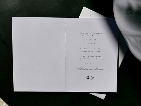 KArte geöffnet mit Einladungstext zur Hochzeit.